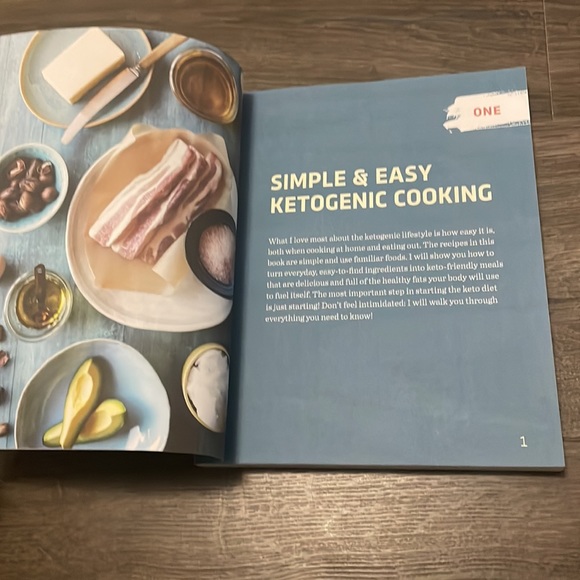 The Easy 5 Ingredient Ketogenic Diet Cookbook - Picture 2 of 4